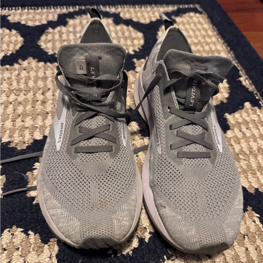 Brooks Levitate Gray Athletic Shoes